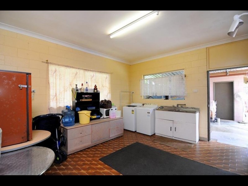 7 Carnation Drive, Mooroobool QLD 4870