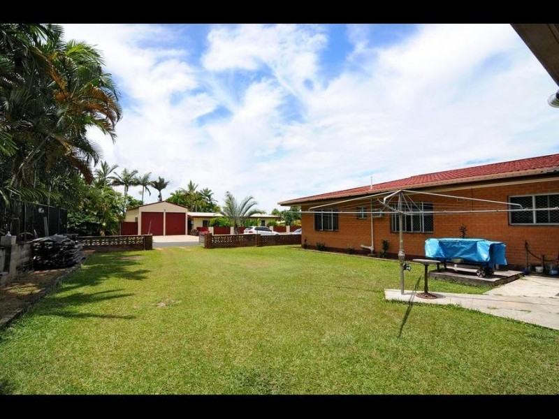 7 Carnation Drive, Mooroobool QLD 4870