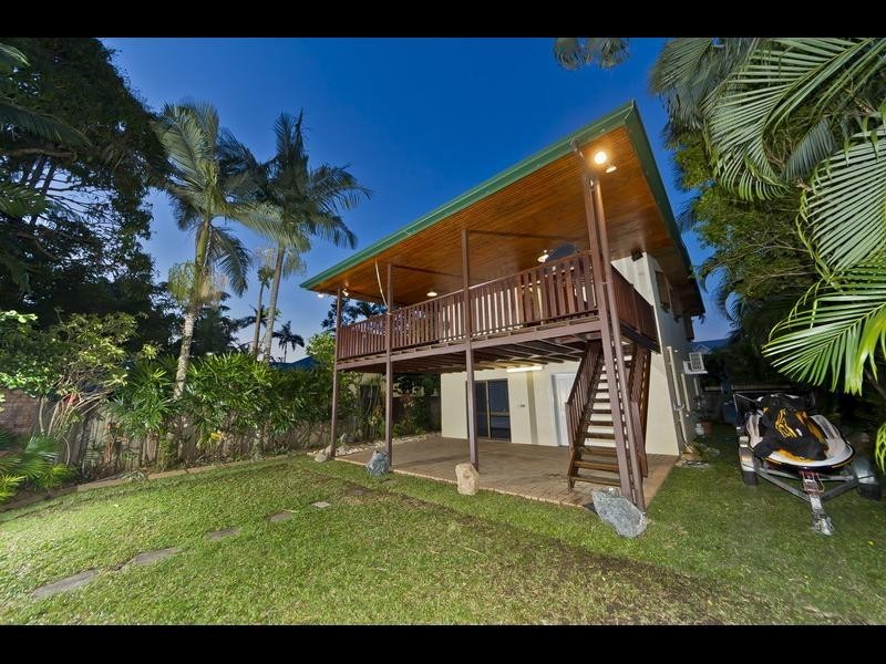 9 Rose Street, Westcourt QLD 4870