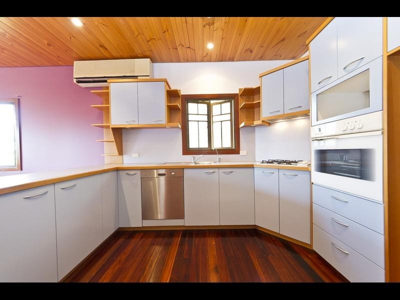 9 Rose Street, Westcourt QLD 4870