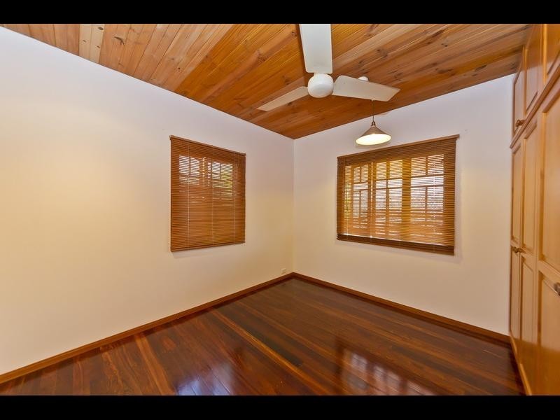 9 Rose Street, Westcourt QLD 4870