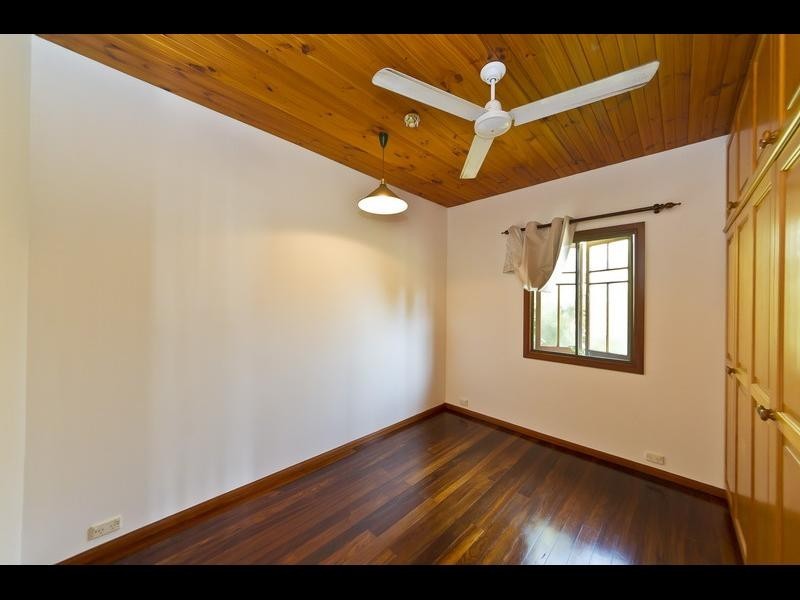 9 Rose Street, Westcourt QLD 4870