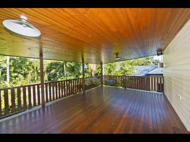 9 Rose Street, Westcourt QLD 4870