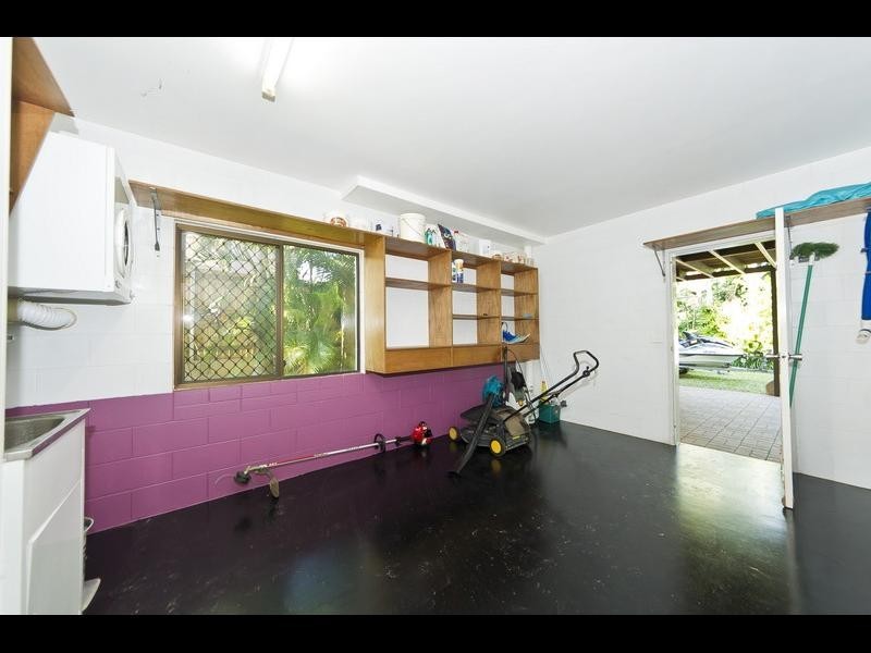 9 Rose Street, Westcourt QLD 4870