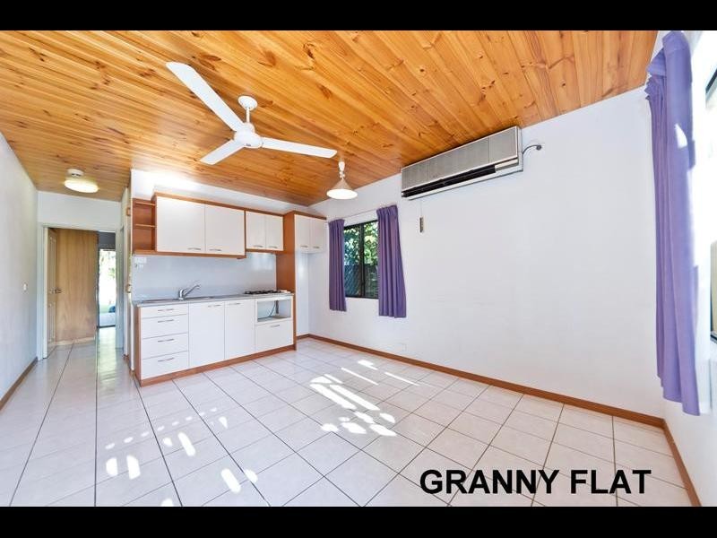 9 Rose Street, Westcourt QLD 4870