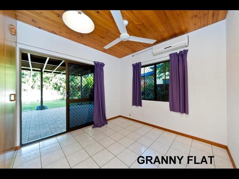 9 Rose Street, Westcourt QLD 4870