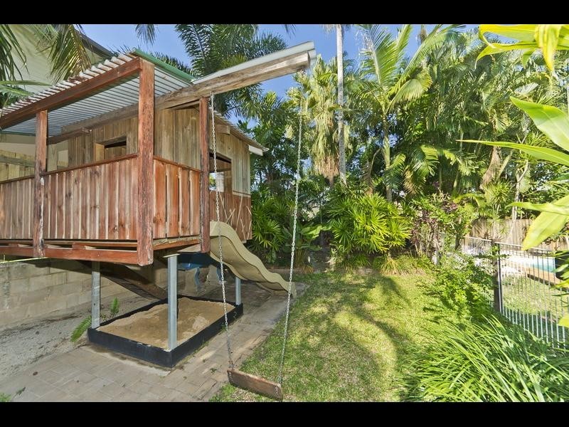 9 Rose Street, Westcourt QLD 4870