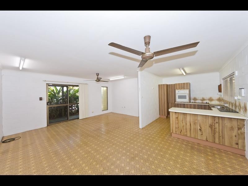 21 Grevillia Street, Mooroobool QLD 4870