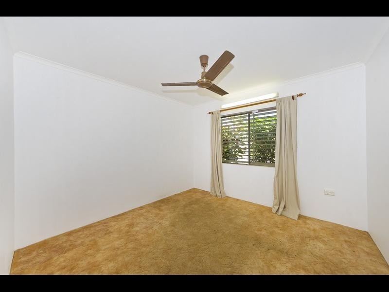 21 Grevillia Street, Mooroobool QLD 4870