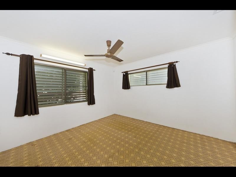 21 Grevillia Street, Mooroobool QLD 4870
