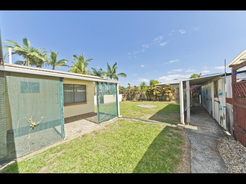 21 Grevillia Street, Mooroobool QLD 4870