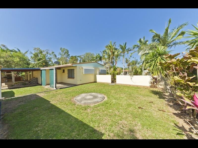 21 Grevillia Street, Mooroobool QLD 4870
