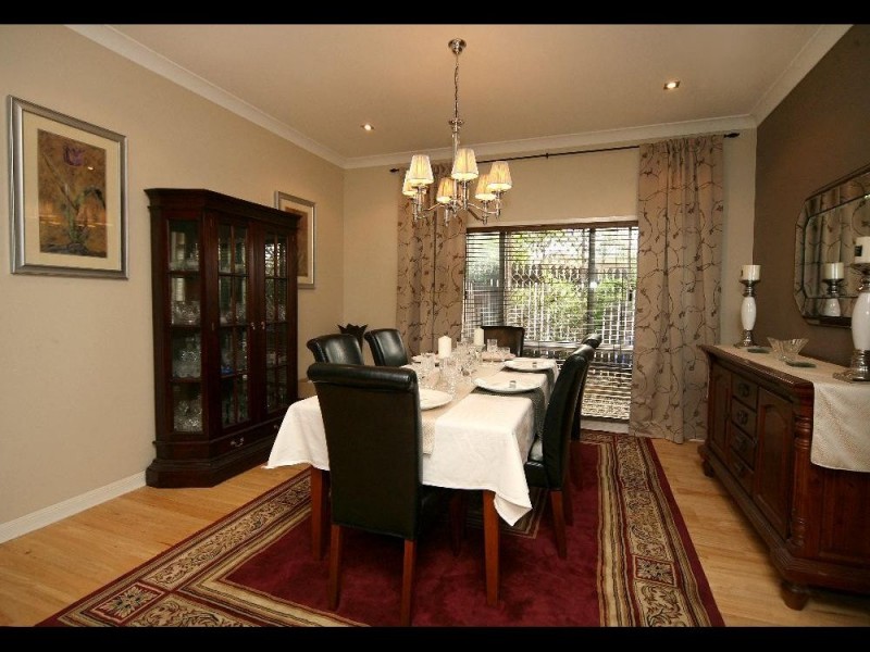 27 Southerden Drive, Mooroobool QLD 4870