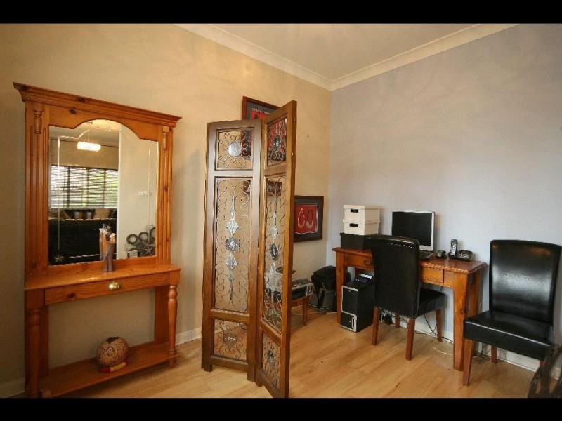 27 Southerden Drive, Mooroobool QLD 4870