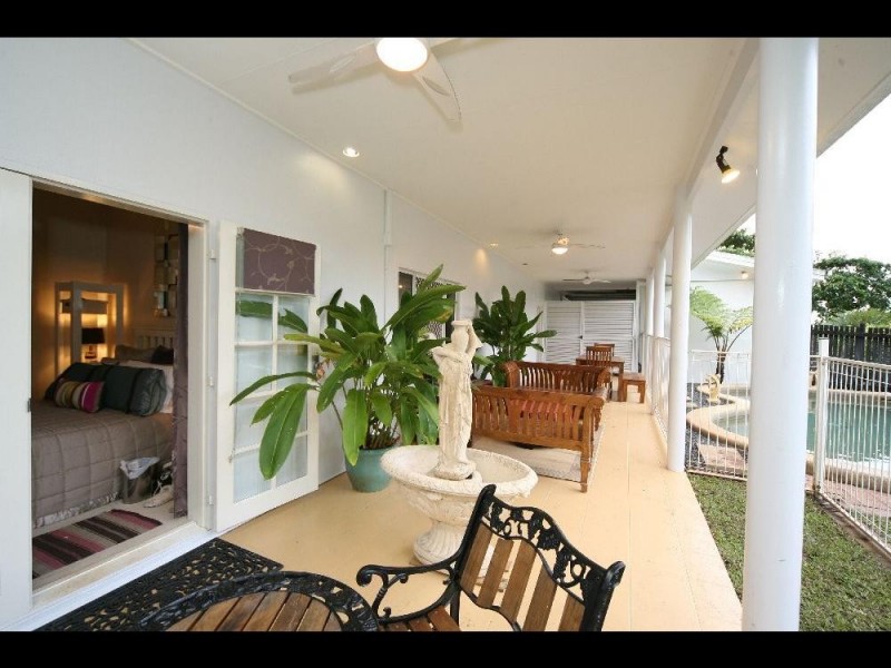 27 Southerden Drive, Mooroobool QLD 4870