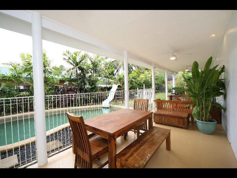 27 Southerden Drive, Mooroobool QLD 4870