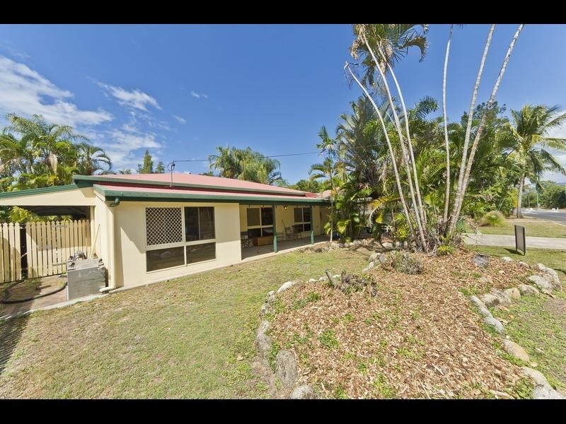 78 Wistaria Street, Holloways Beach QLD 4878