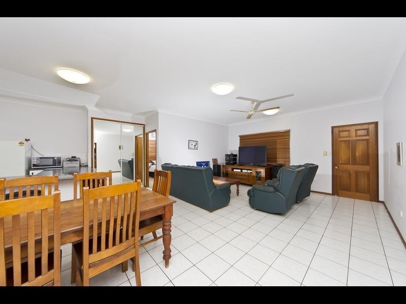 78 Wistaria Street, Holloways Beach QLD 4878