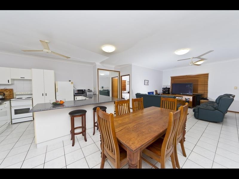 78 Wistaria Street, Holloways Beach QLD 4878