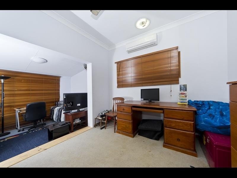 78 Wistaria Street, Holloways Beach QLD 4878