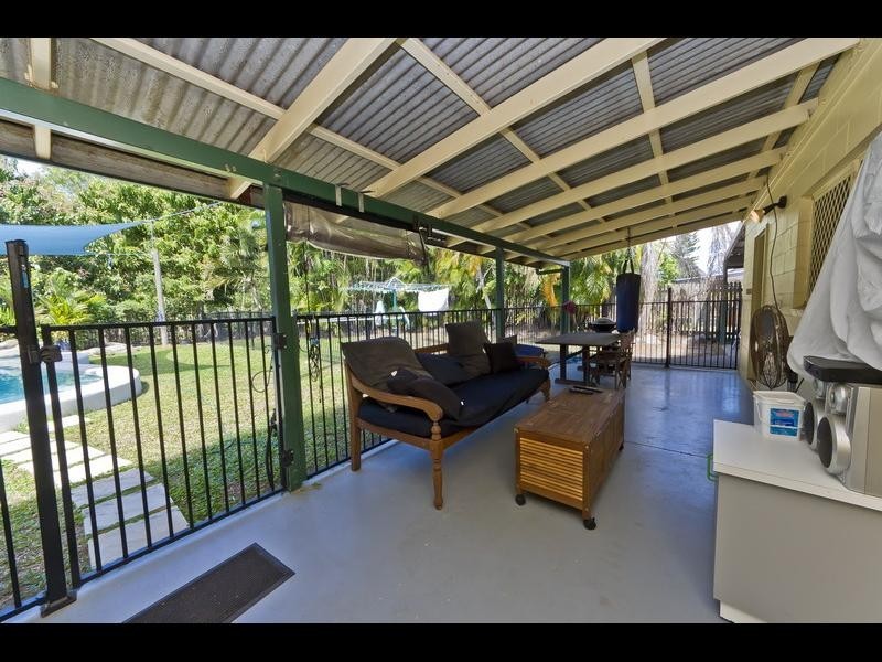78 Wistaria Street, Holloways Beach QLD 4878