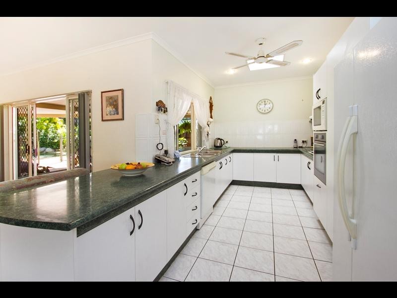 7 Mistletoe Close, Kamerunga QLD 4870