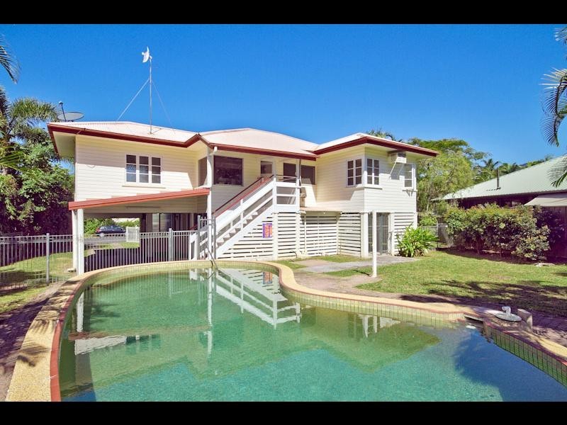 208 Woodward Street, Whitfield QLD 4870