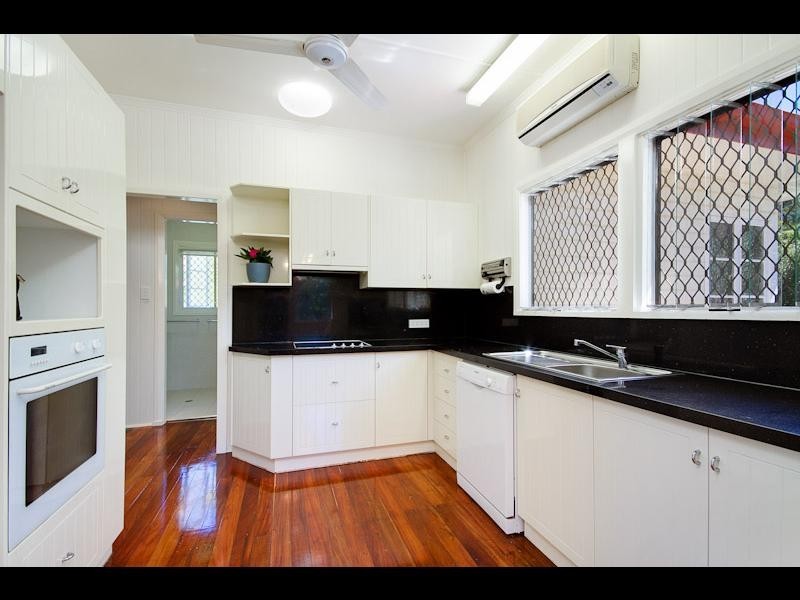 208 Woodward Street, Whitfield QLD 4870