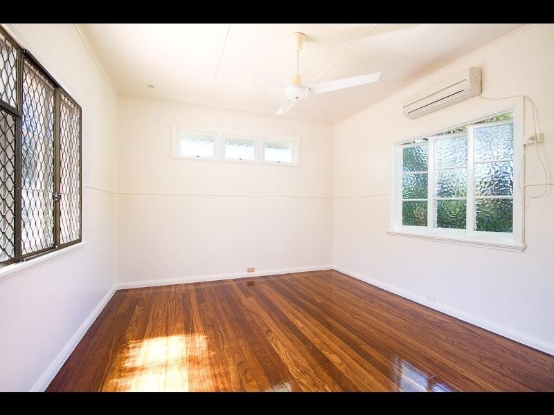 208 Woodward Street, Whitfield QLD 4870