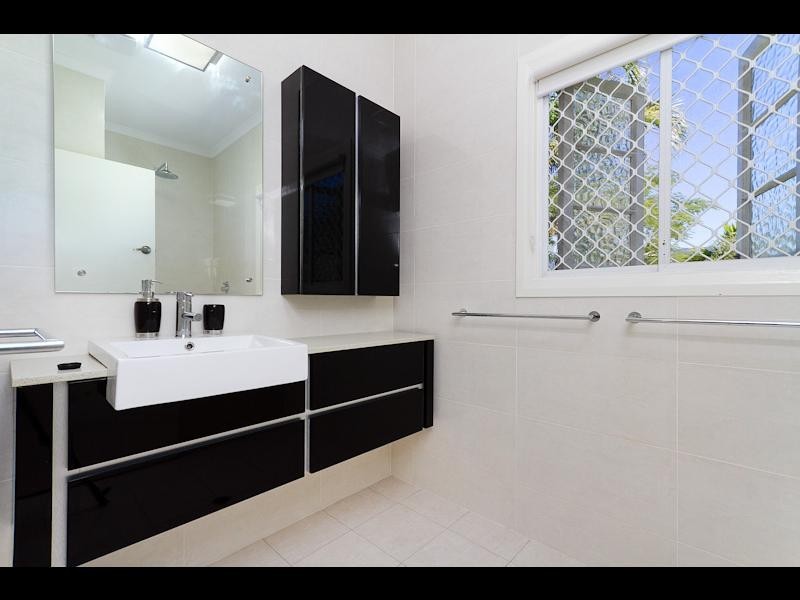 208 Woodward Street, Whitfield QLD 4870