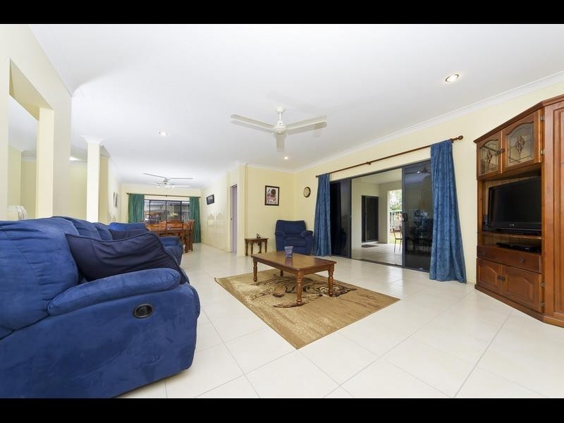 160 Timberlea Drive, Bentley Park QLD 4869