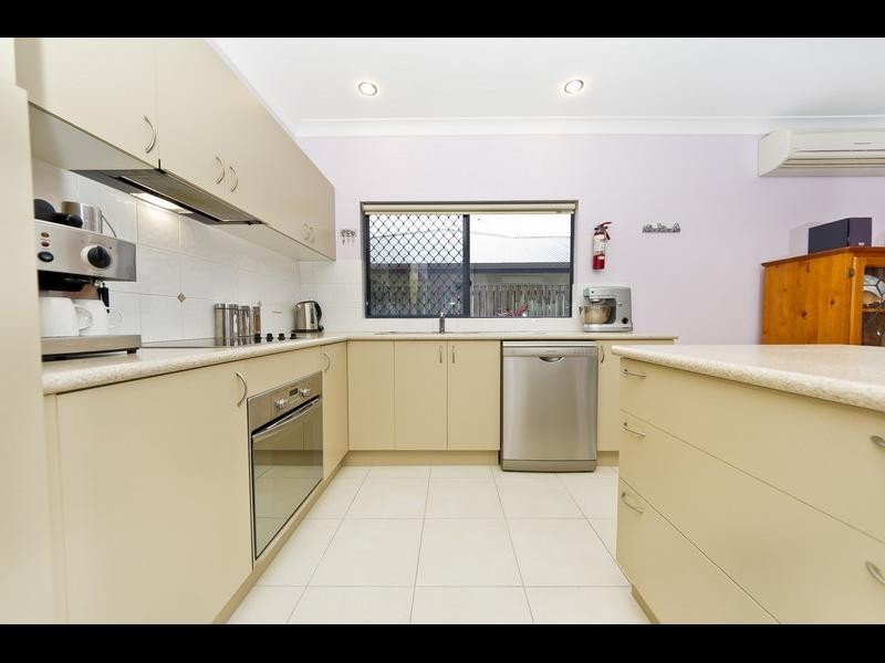 160 Timberlea Drive, Bentley Park QLD 4869