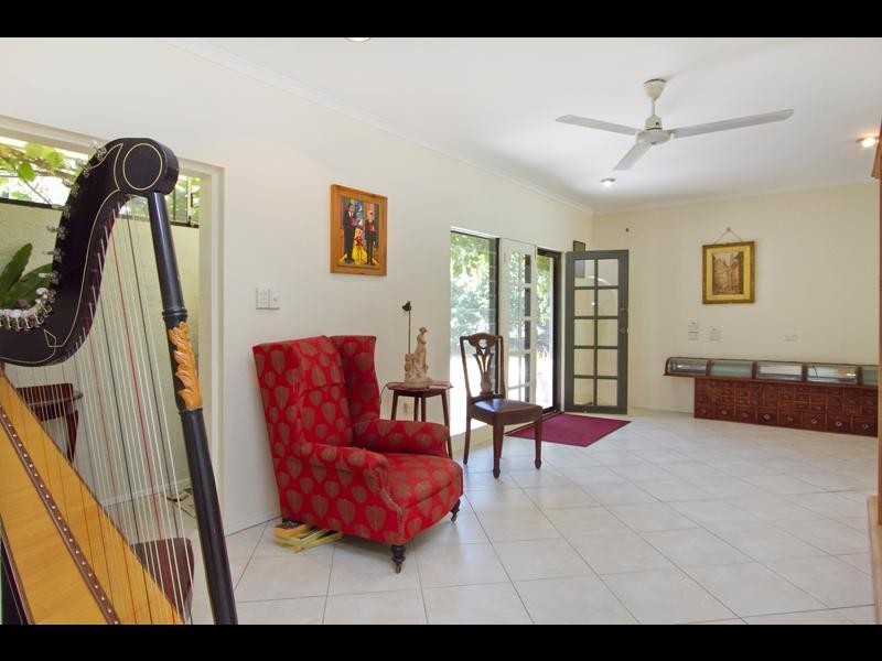 92 Hobson Drive, Brinsmead QLD 4870