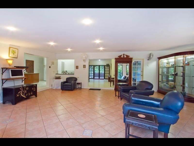 92 Hobson Drive, Brinsmead QLD 4870