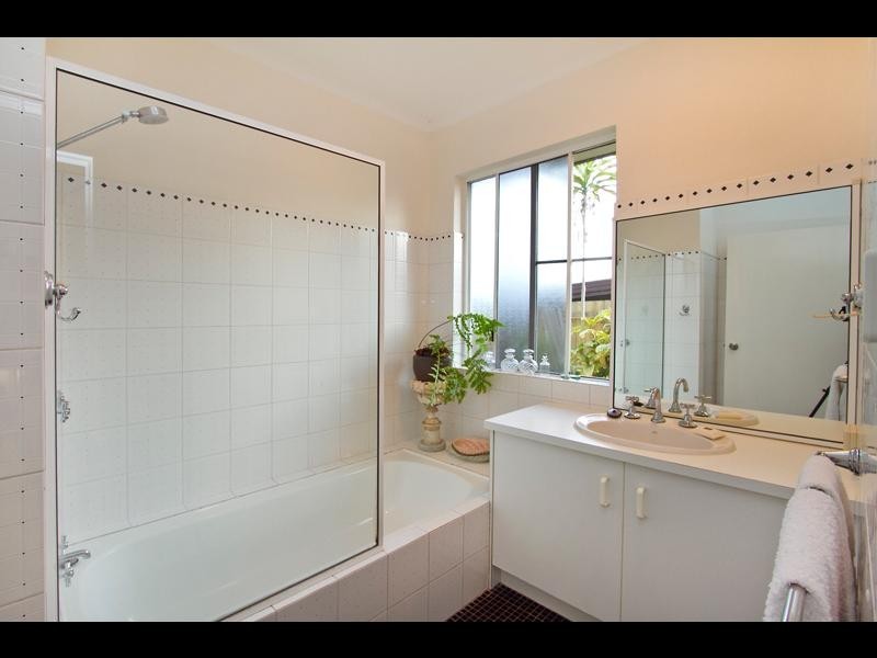 92 Hobson Drive, Brinsmead QLD 4870