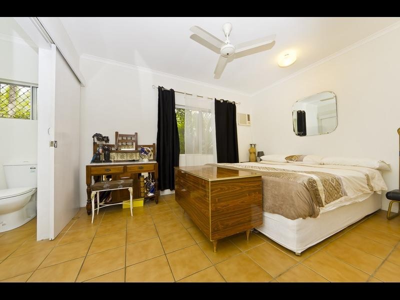 1 Hammond Court, Mooroobool QLD 4870