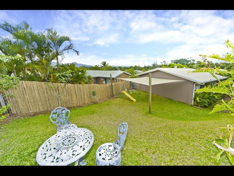 1 Hammond Court, Mooroobool QLD 4870