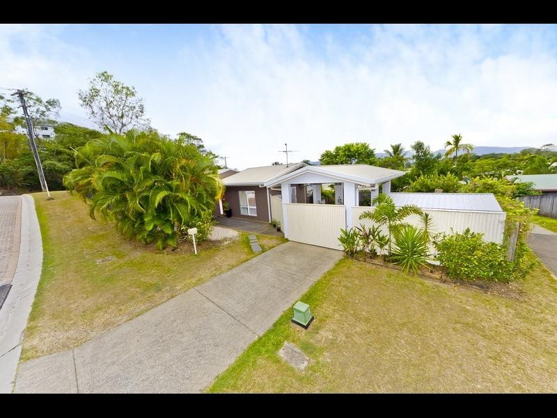 1 Hammond Court, Mooroobool QLD 4870