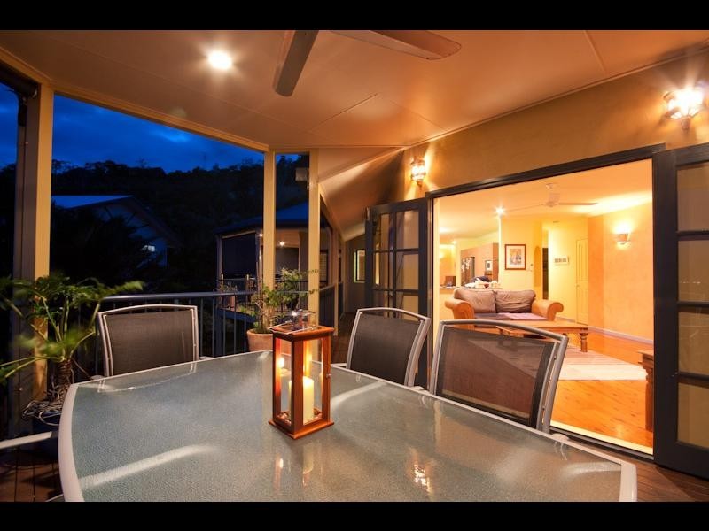 8 Philp Close, Kanimbla QLD 4870