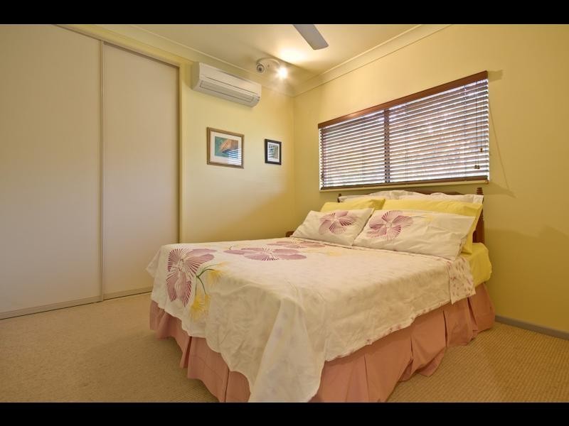 8 Philp Close, Kanimbla QLD 4870