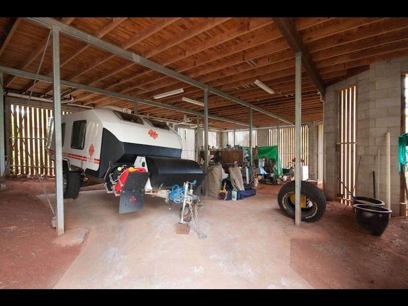 8 Philp Close, Kanimbla QLD 4870