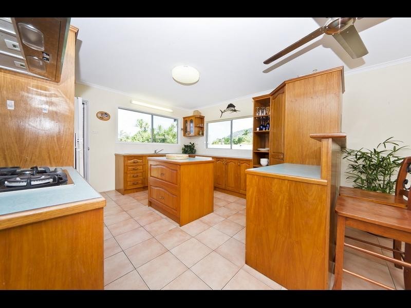 40 Wirrah Close, Bayview Heights QLD 4868