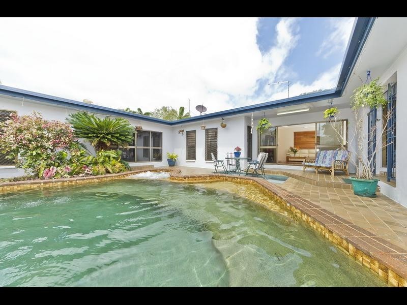 17 Augustus Street, Mooroobool QLD 4870