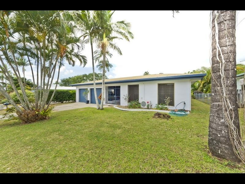 17 Augustus Street, Mooroobool QLD 4870