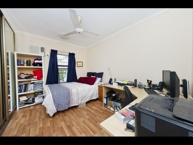 17 Augustus Street, Mooroobool QLD 4870