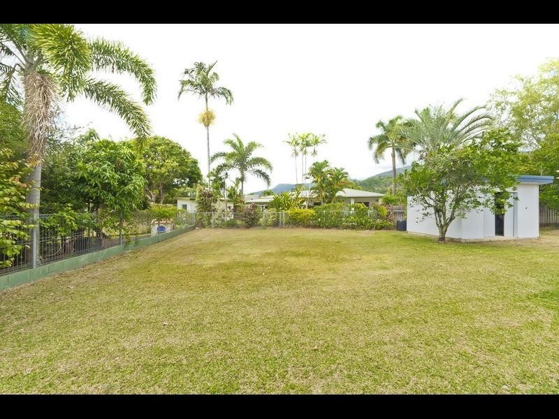 17 Augustus Street, Mooroobool QLD 4870