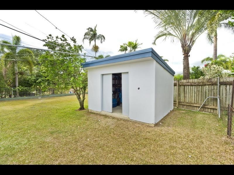17 Augustus Street, Mooroobool QLD 4870