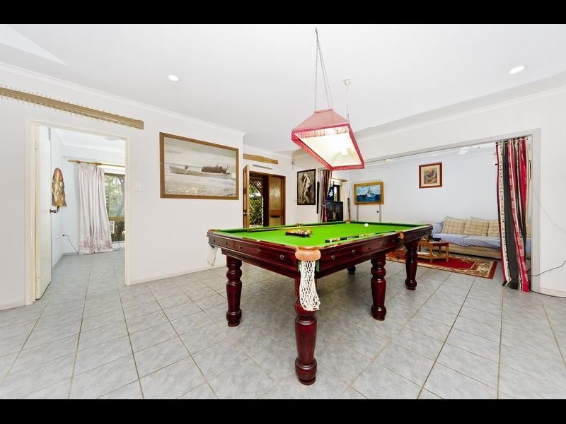 1 Wallum Close, Holloways Beach QLD 4878
