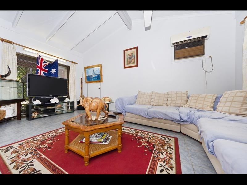 1 Wallum Close, Holloways Beach QLD 4878