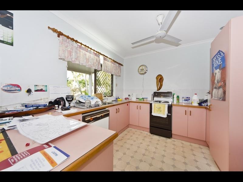 1 Wallum Close, Holloways Beach QLD 4878